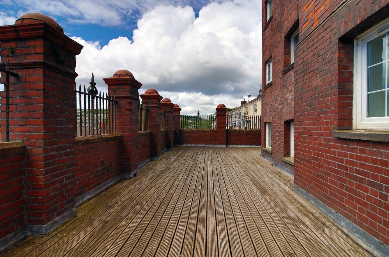 St Thomas Loft Views By Ssw - 2Br, Parking, Sleeps 4, Easy Access To City Centre, Marina, Beach And M4 Swansea Exterior photo