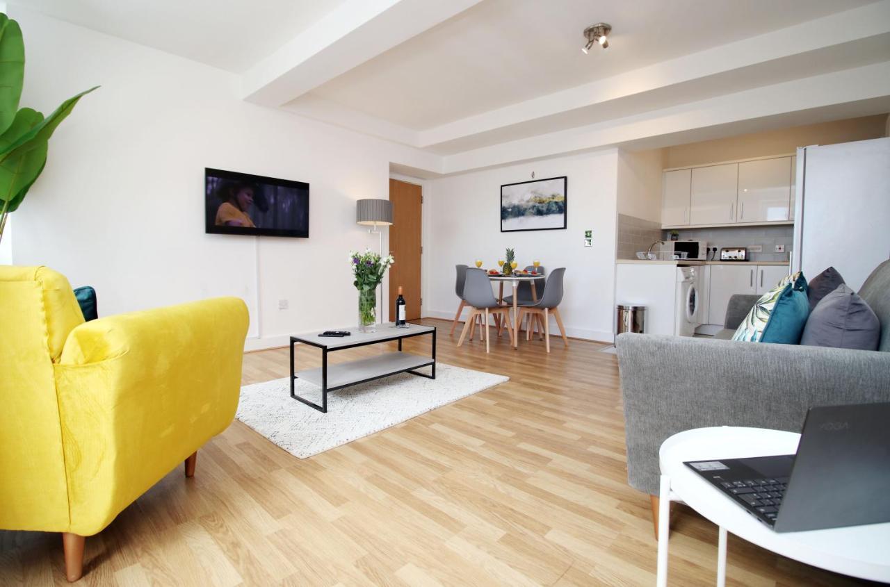 St Thomas Loft Views By Ssw - 2Br, Parking, Sleeps 4, Easy Access To City Centre, Marina, Beach And M4 Swansea Exterior photo