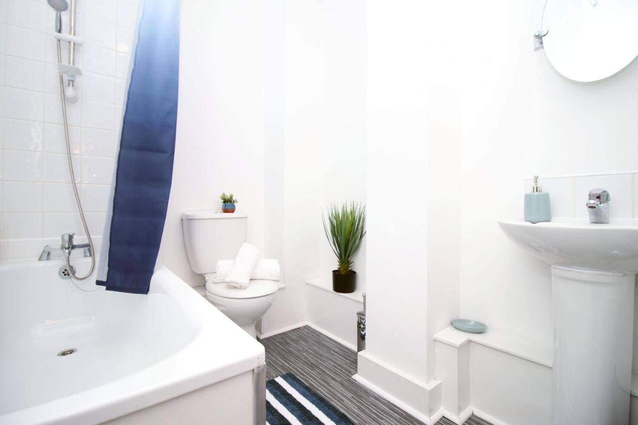 St Thomas Loft Views By Ssw - 2Br, Parking, Sleeps 4, Easy Access To City Centre, Marina, Beach And M4 Swansea Exterior photo